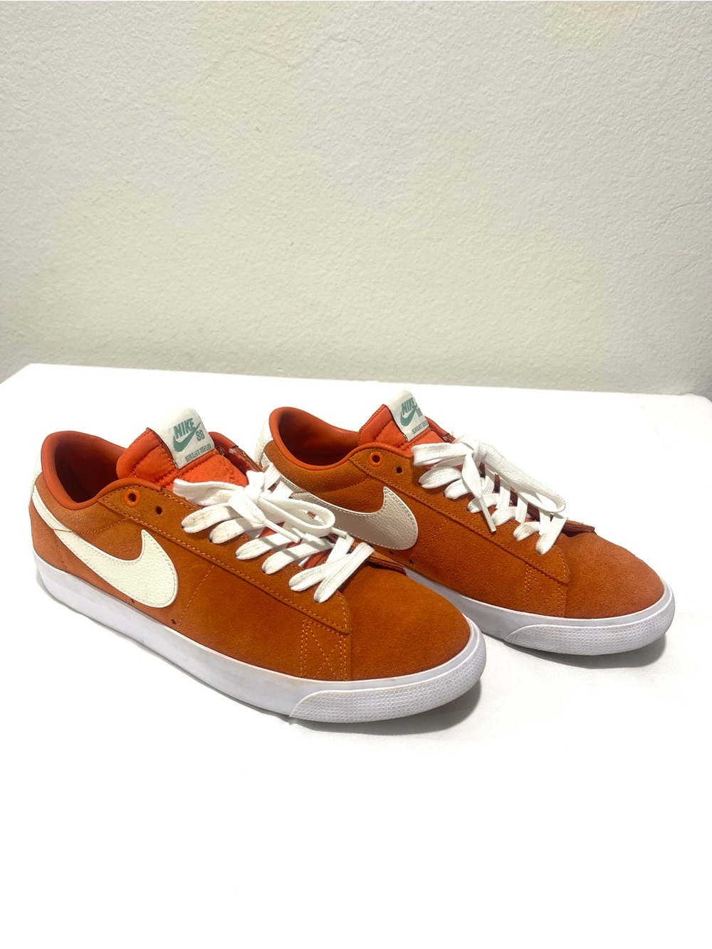 Nike SB zoom GT Orange Suede Low-Top Sneakers with White Swoosh